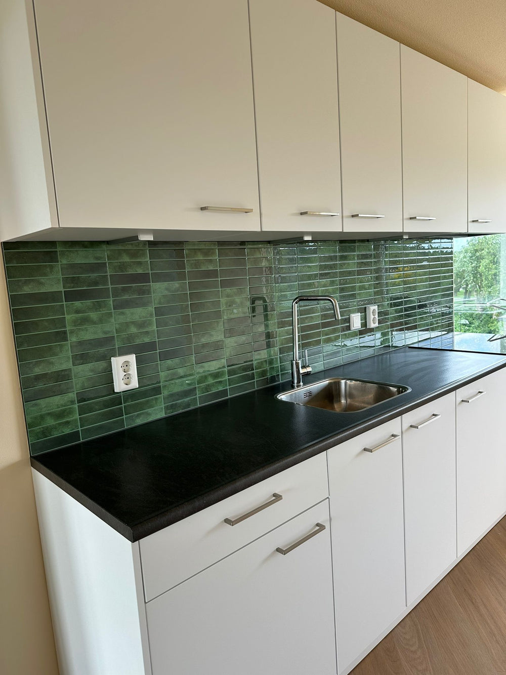 Achterwand keuken plaktegels groen 