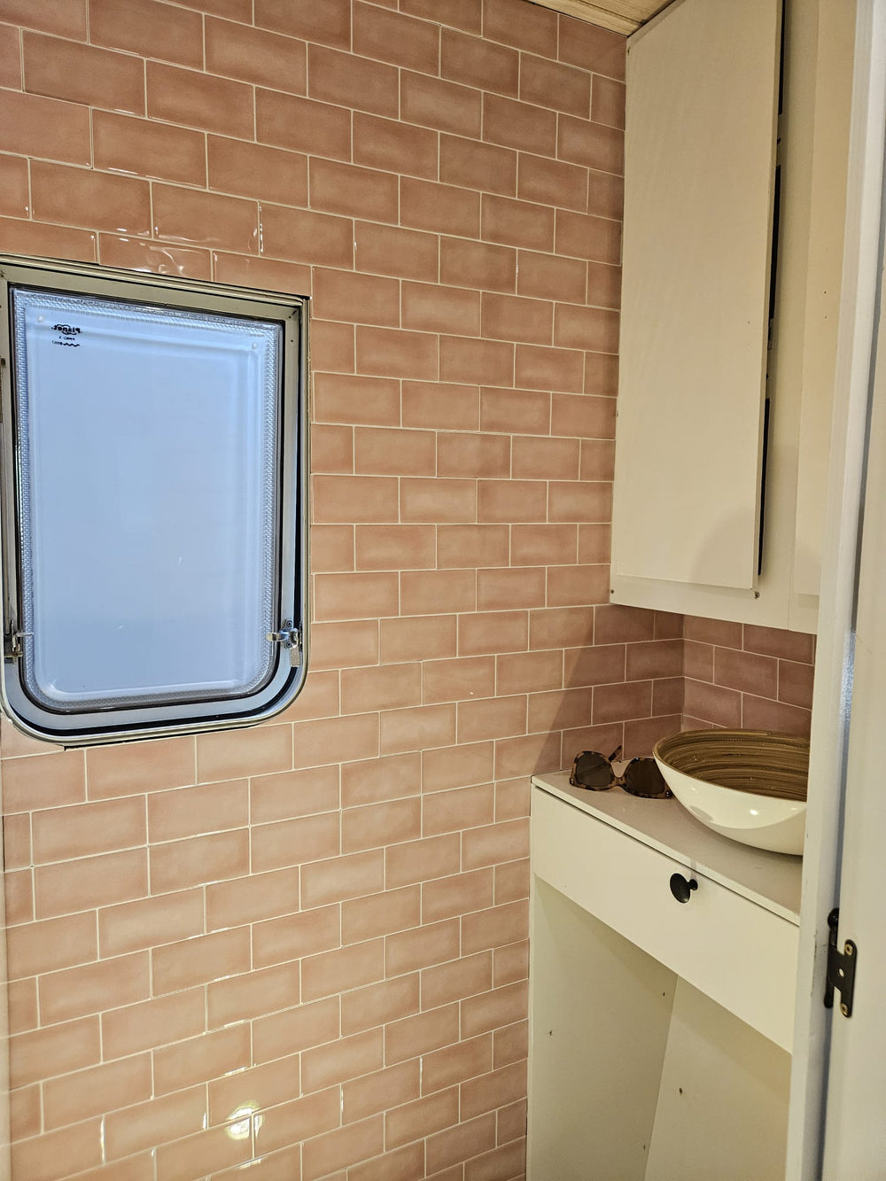 Plaktegels caravan roze