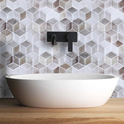 plaktegels in een badkamer op de wand